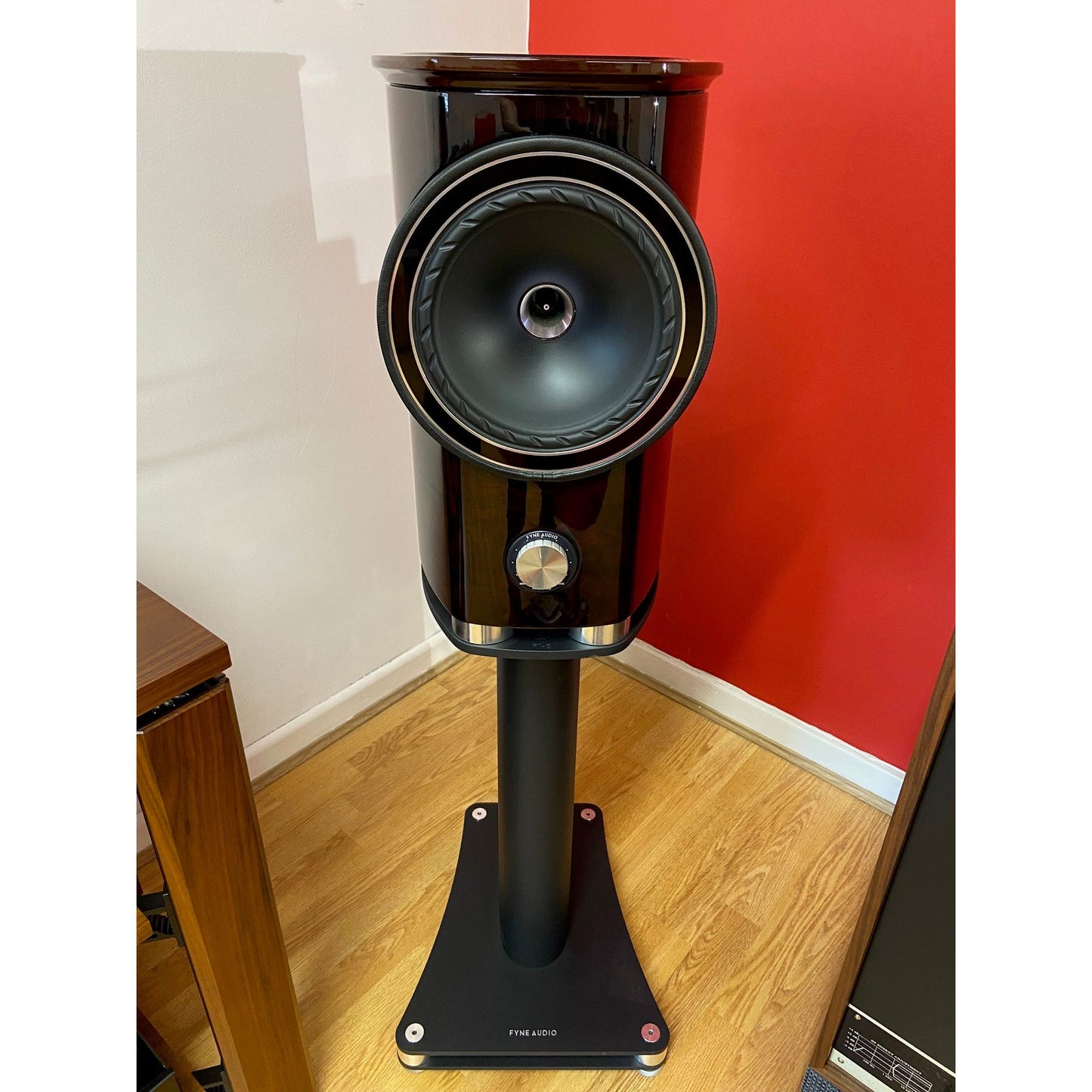 Fyne F1-8 Loudspeakers (Ex-Demo) Free stands Worth £1099