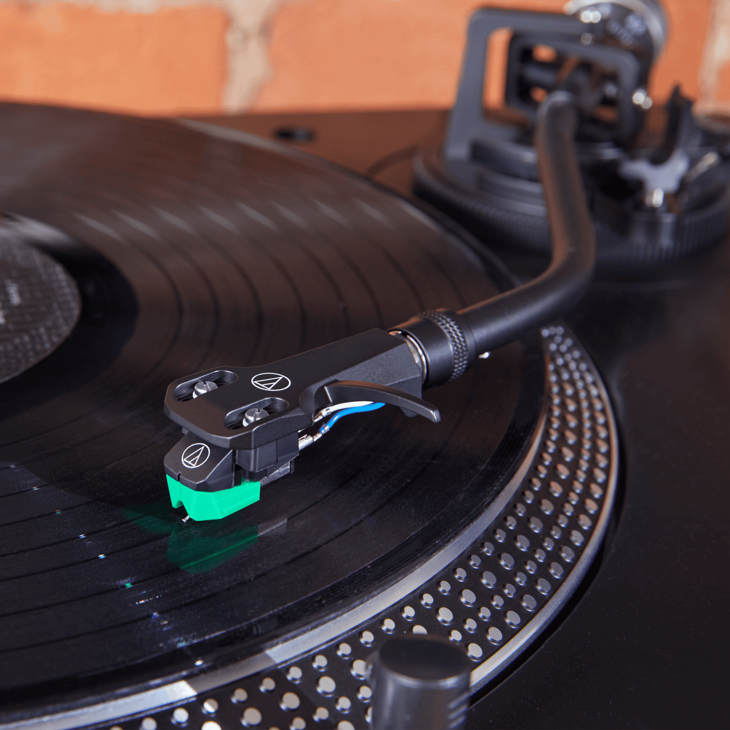 Audio Technica AT-120XUSB Direct-Drive Turntable